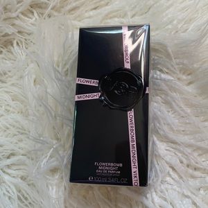 SOLD❌NWT Flowerbomb Midnight parfum